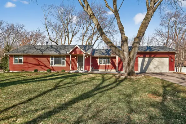 900 Sunset Drive S, Minnetonka, MN 55305