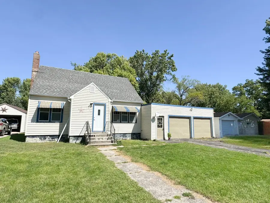 207 E Duroe Street, Jeffers, MN 56145 - #2