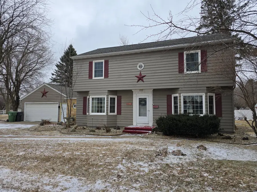 405 Clary Street W, Worthington, MN 56187 - #2