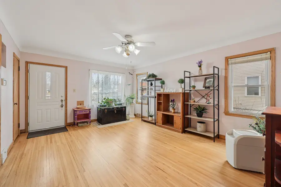 896 Jessamine Avenue E, Saint Paul, MN 55106 - #2