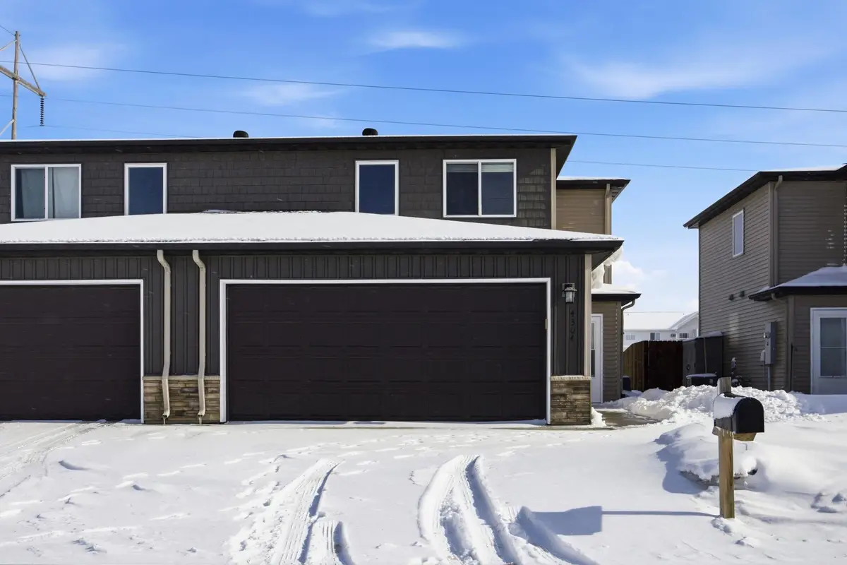 4304 Estate Drive S, Fargo, ND 58104 - #1