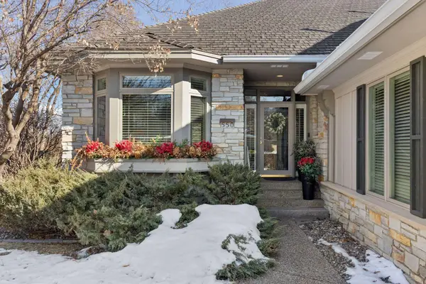 550 Waycliffe Drive N, Wayzata, MN 55391