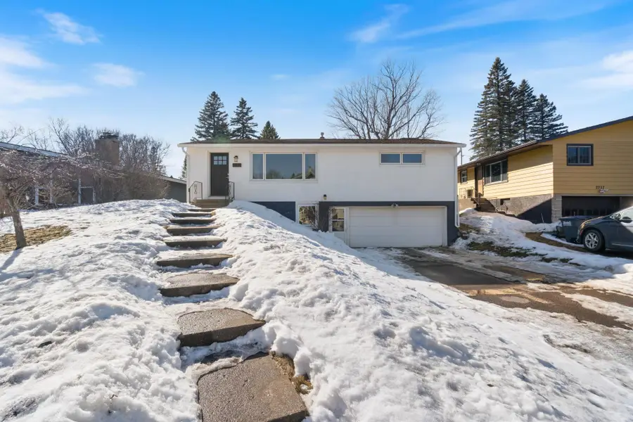 2233 Woodland Avenue, Duluth, MN 55803 - #2