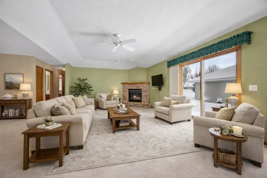 45 Orchard Avenue Se, Hutchinson, MN 55350 - #2