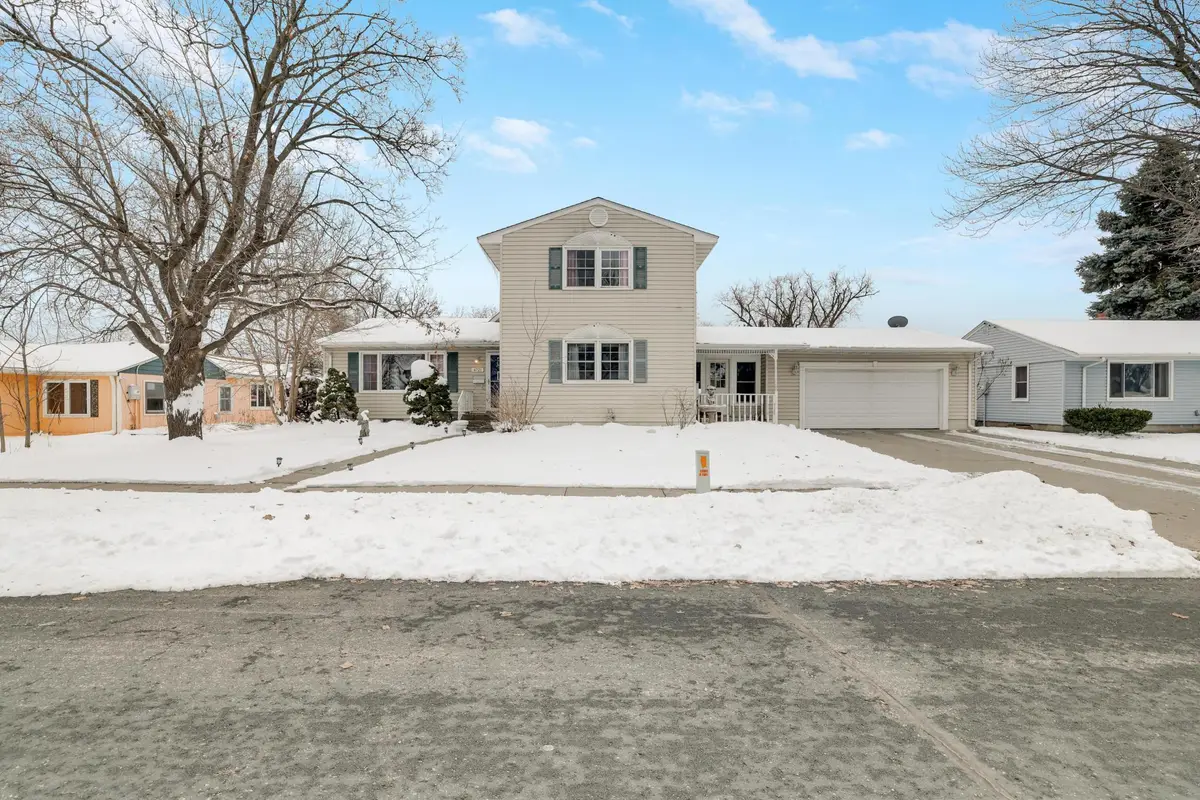 4721 W 124th Street, Savage, MN 55378 - #1