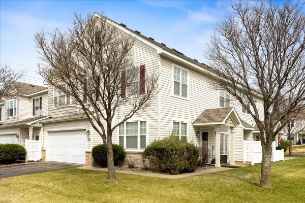 988 Princeton Avenue, Shakopee, MN 55379