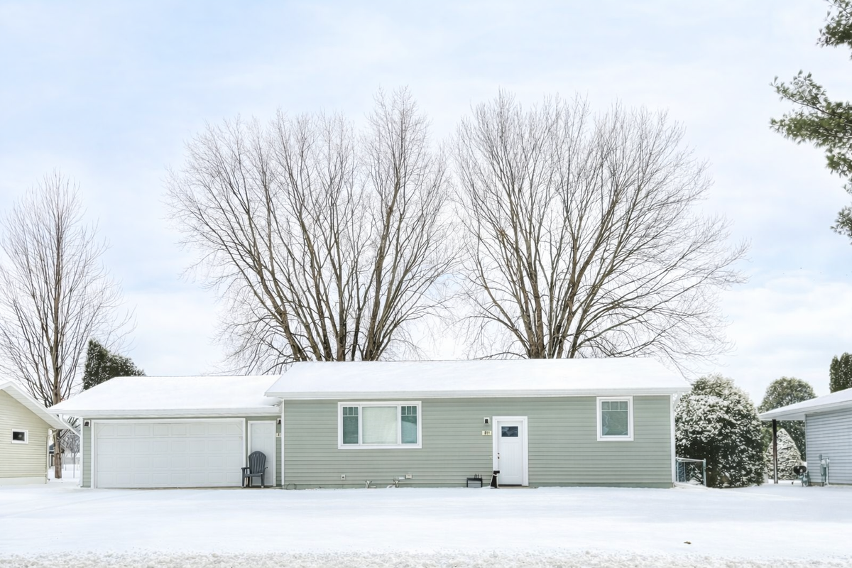 811 12th Street E, Wabasha, MN 55981 - #1