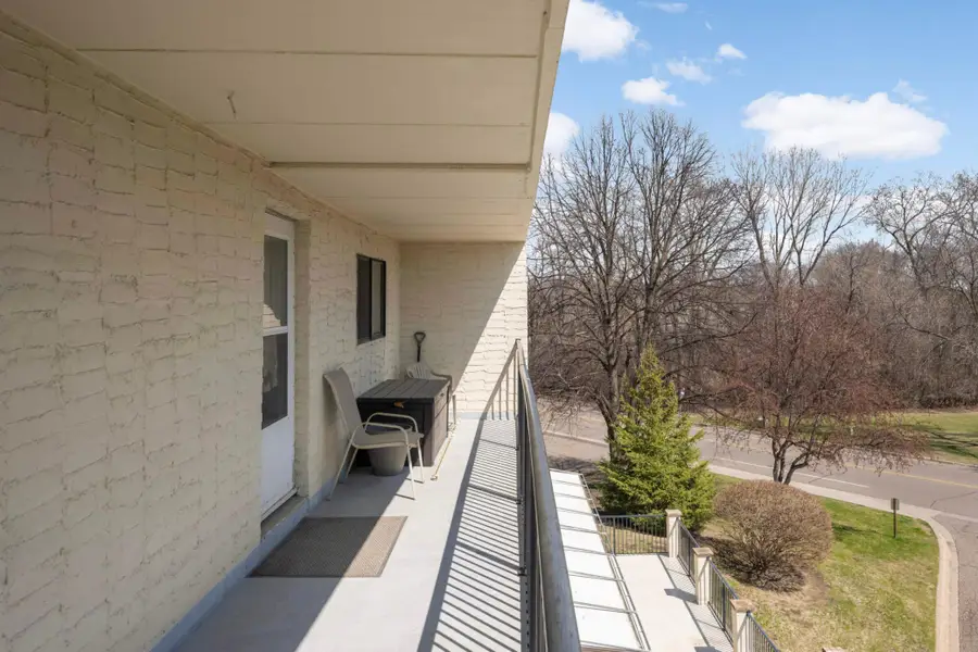 10501 Cedar Lake Rd #420, Minnetonka, MN 55305 - #3