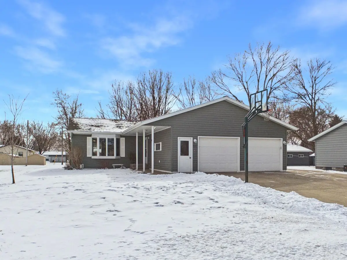571 4th Street Nw, Richmond, MN 56368 - #1