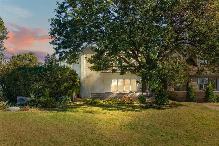 1800 E Shore Drive, Maplewood, MN 55109 - #2