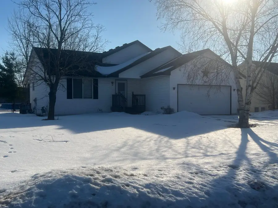 801 Cedar Street Sw, Isanti, MN 55040 - #2