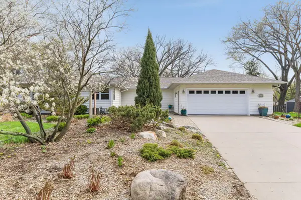 4860 Woodridge Court, Minnetonka, MN 55345