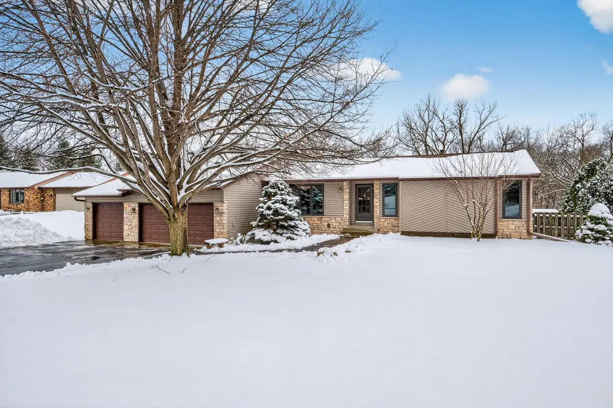 8909 42nd Street N, Lake Elmo, MN 55042 - #1