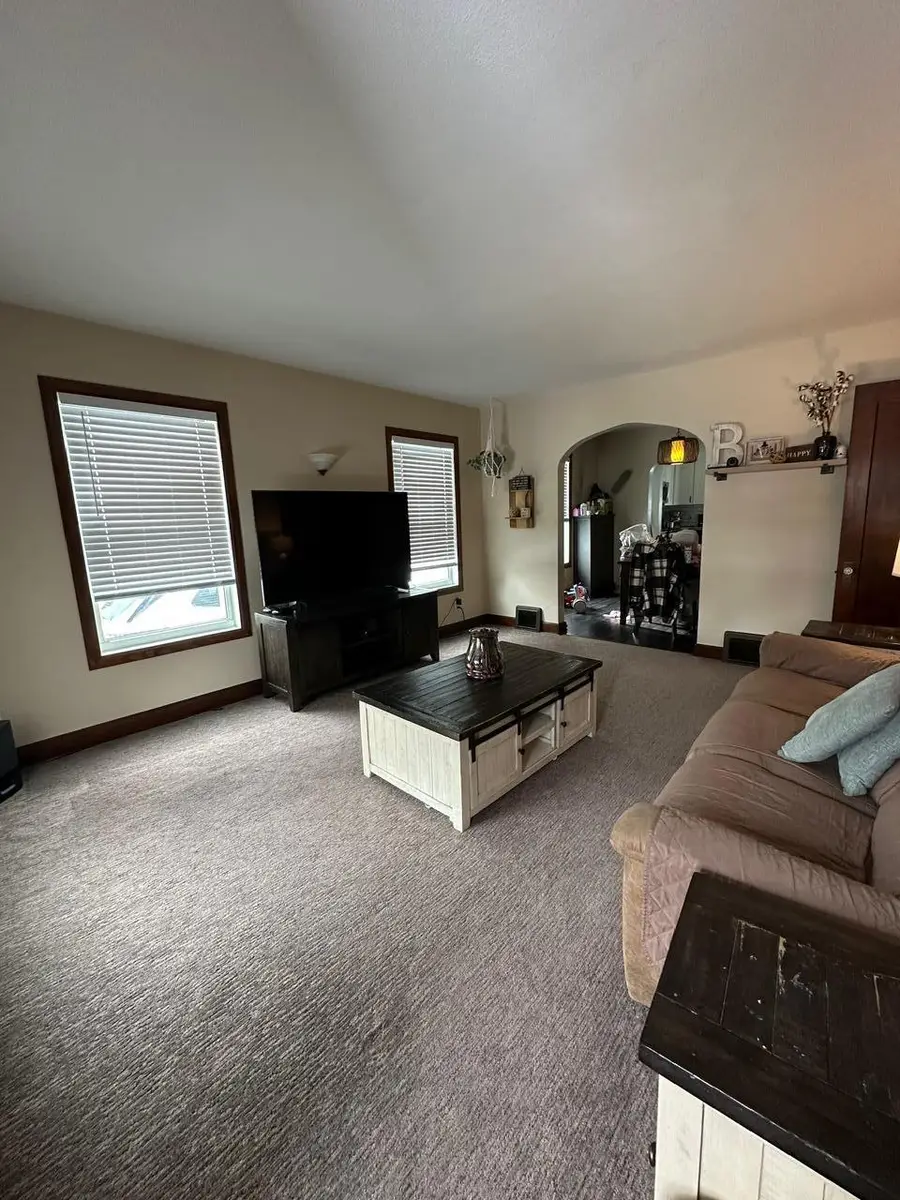 911 Main Avenue N, Thief River Falls, MN 56701 - #2