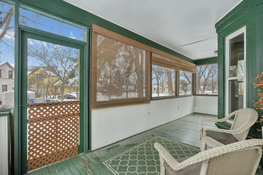 687 Tuscarora Avenue, Saint Paul, MN 55102 - #3