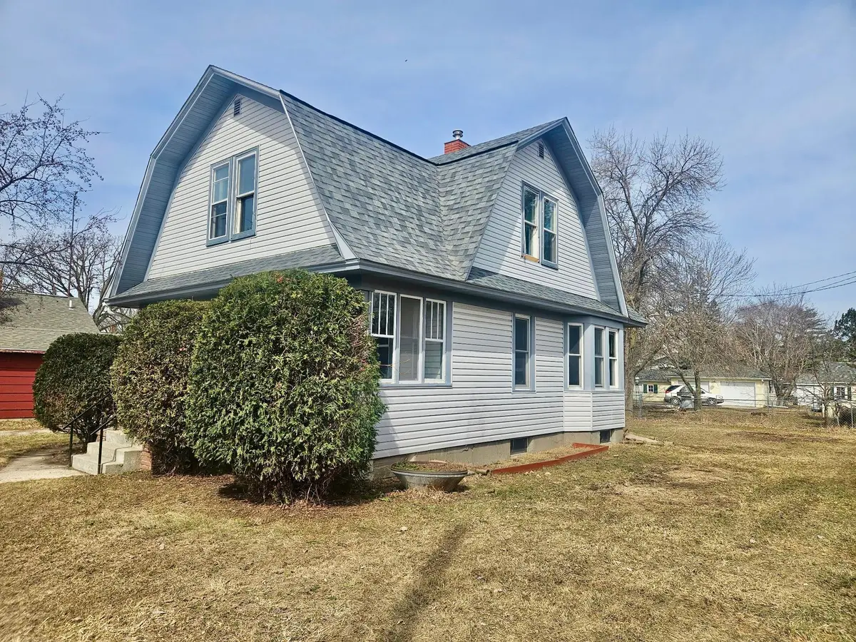 16 W Park Street, New York Mills, MN 56567 - #1