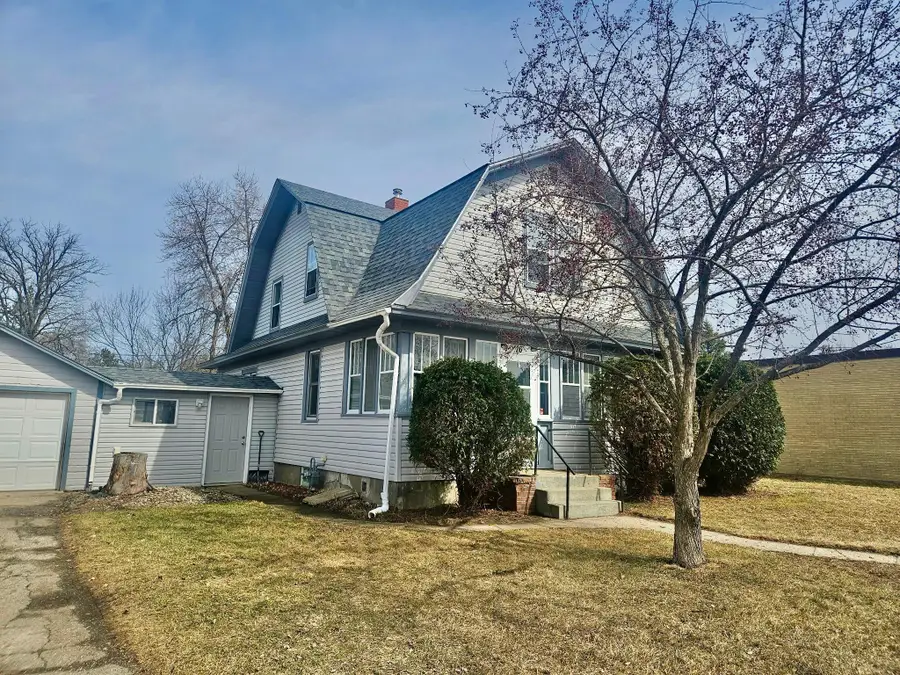 16 W Park Street, New York Mills, MN 56567 - #2