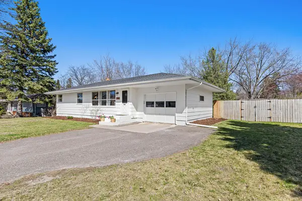 2942 Matilda Street, Roseville, MN 55113