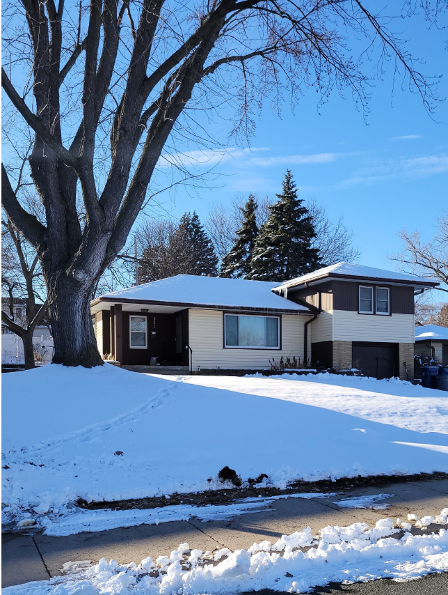 821 16th Avenue N, South Saint Paul, MN 55075 - #1