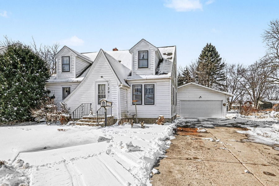 130 S Grove Street, Belle Plaine, MN 56011 - #2