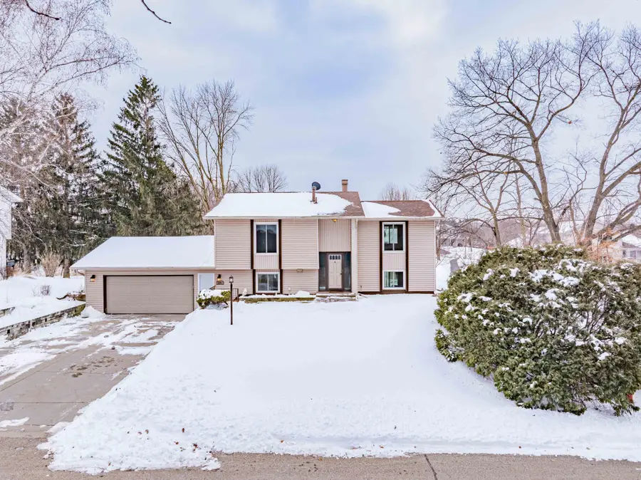 110912 Von Hertzen Circle, Chaska, MN 55318 - #2