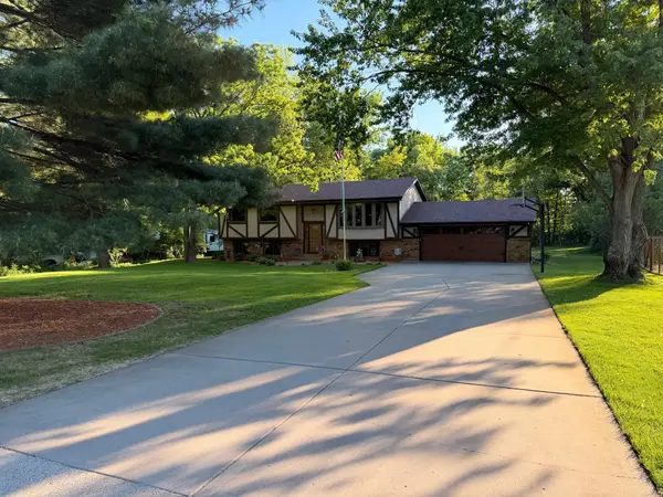 13316 Quincy Street Ne, Andover, MN 55304