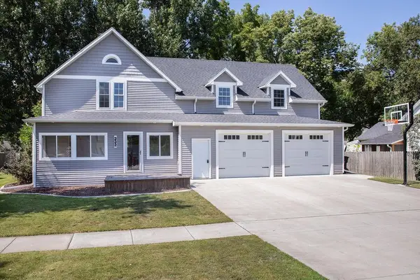 332 8th Avenue N, Casselton, ND 58012