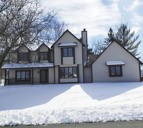 12525 Pinehurst Drive, Burnsville, MN 55337