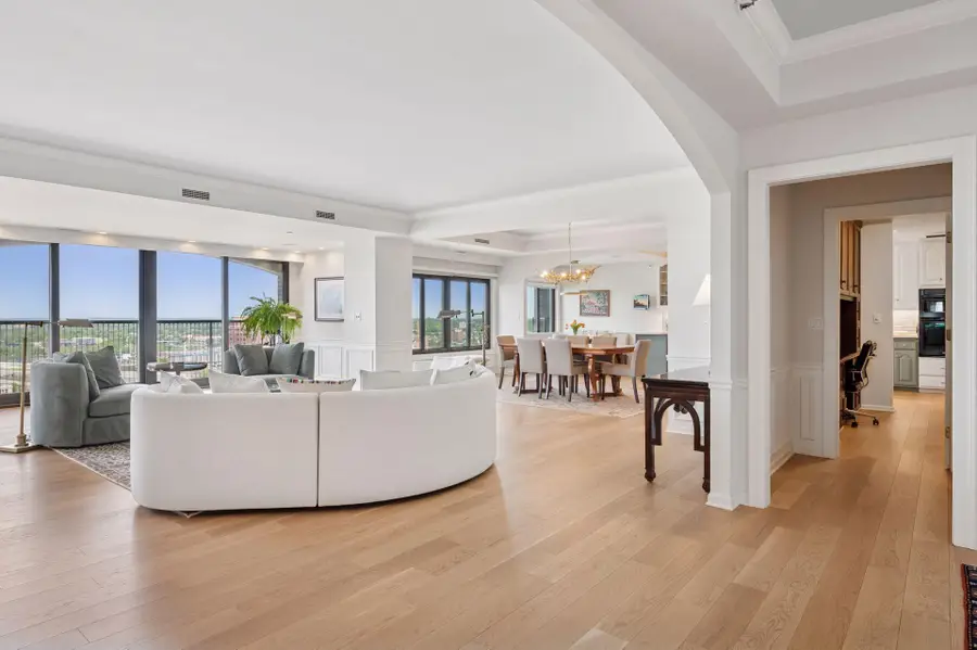 1201 Yale Place #2102, Minneapolis, MN 55403 - #3