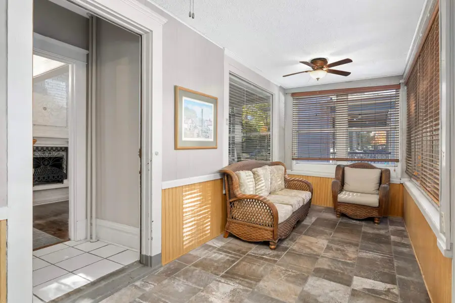 1069 Laurel Avenue, Saint Paul, MN 55104 - #2