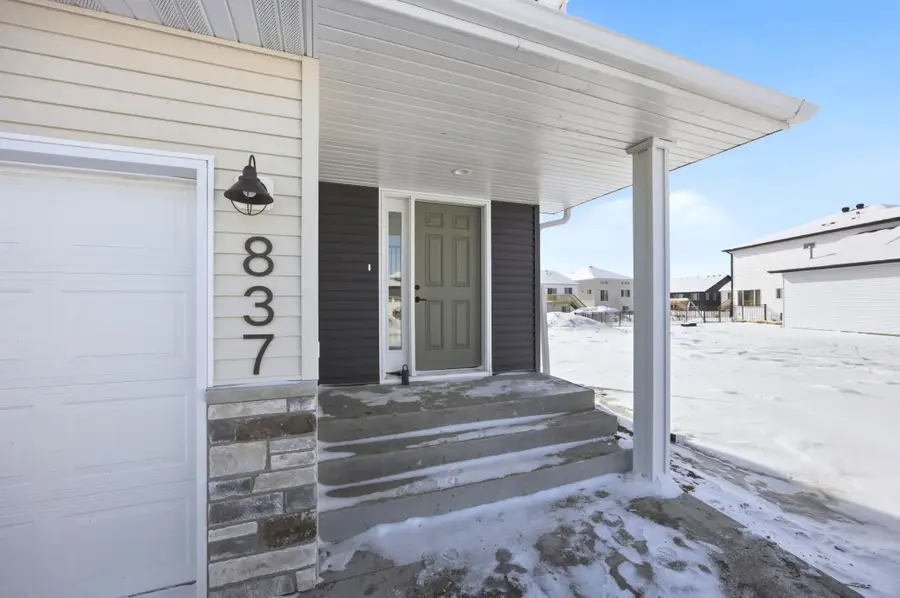 837 60th Avenue W, West Fargo, ND 58078 - #3