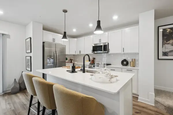 15026 Adare Way, Rosemount, MN 55068