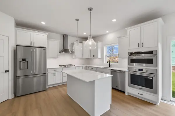 545 Waterford Place, Waconia, MN 55387