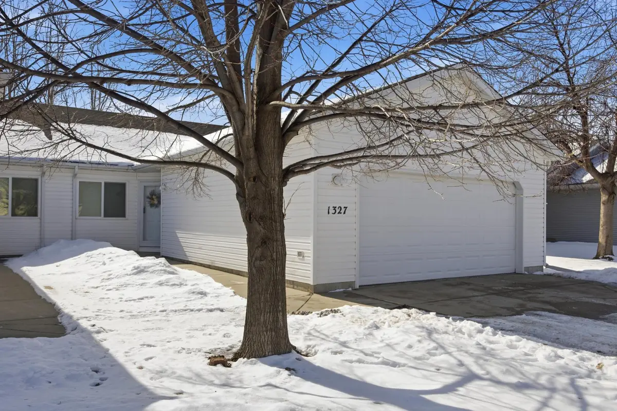 1327 32nd Street Circle S, Moorhead, MN 56560 - #1