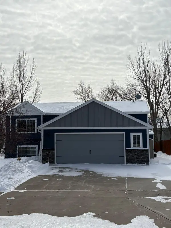 1755 Huntington Drive, West Fargo, ND 58078