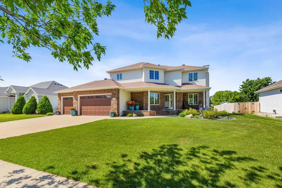 5144 Rose Creek Parkway S, Fargo, ND 58104 - #3