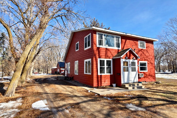 307 Riverside Avenue Nw, Melrose, MN 56352