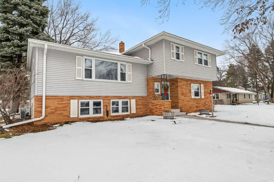 901 Cheri Lane, Mendota Heights, MN 55120 - #2