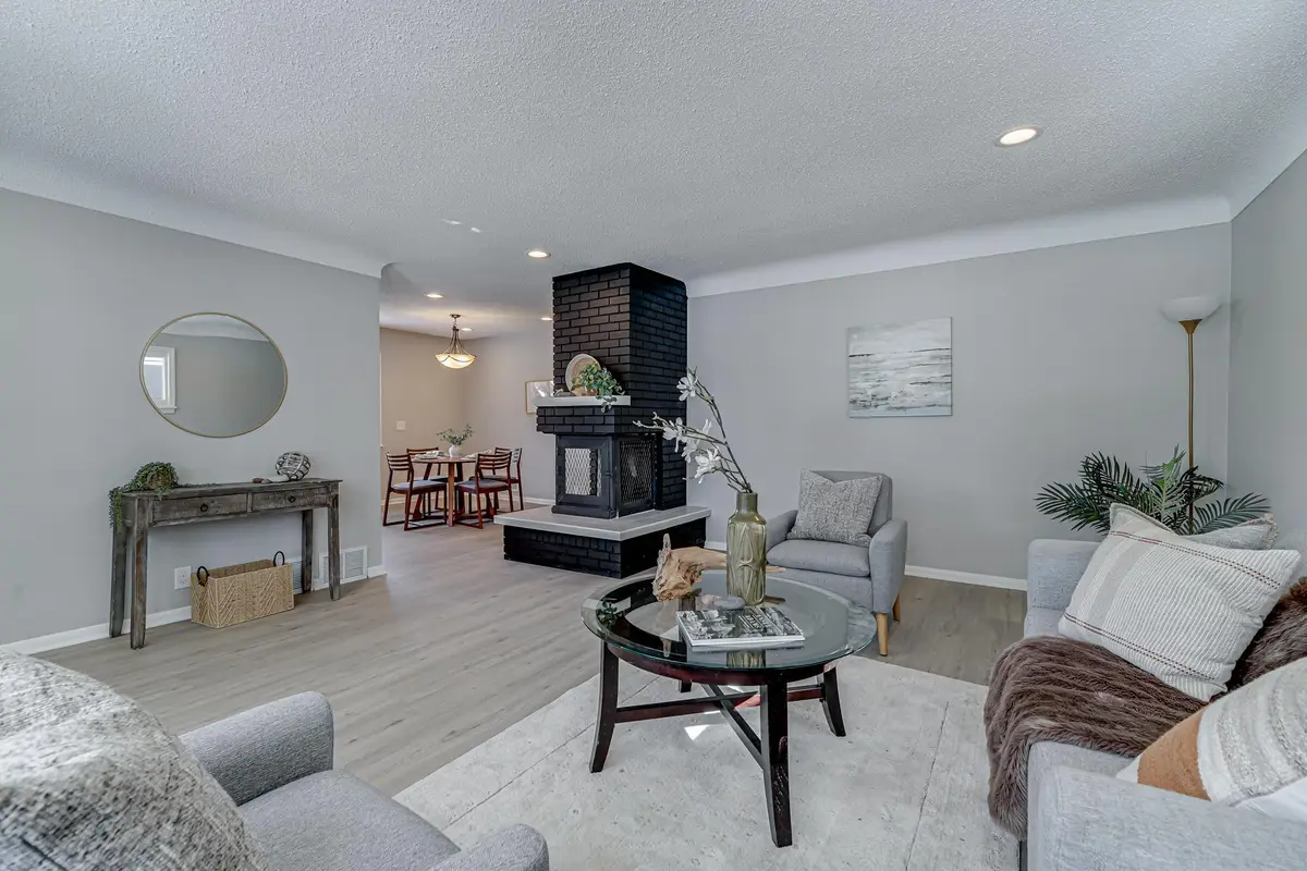 2758 Vincent Avenue N, Minneapolis, MN 55411 - #1