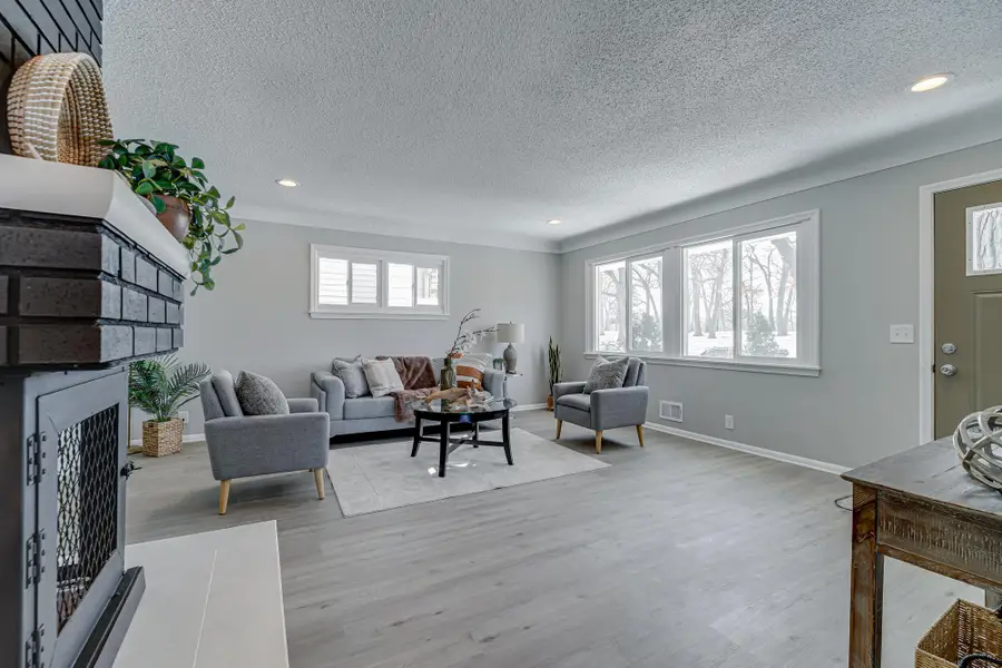 2758 Vincent Avenue N, Minneapolis, MN 55411 - #3