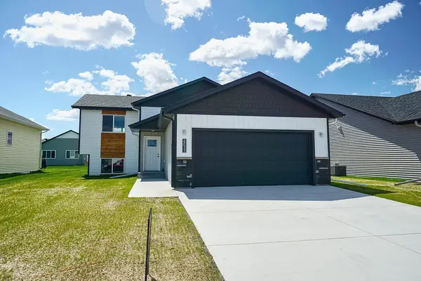 6033 78th Avenue S, Horace, ND 58047