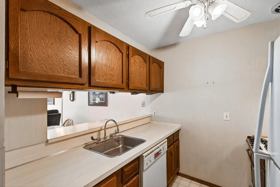 6042 Golden Valley Road, Golden Valley, MN 55422 - #2