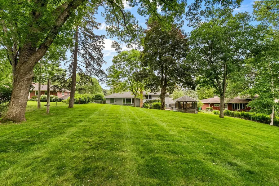 3081 Chatsworth Street N, Roseville, MN 55113 - #2