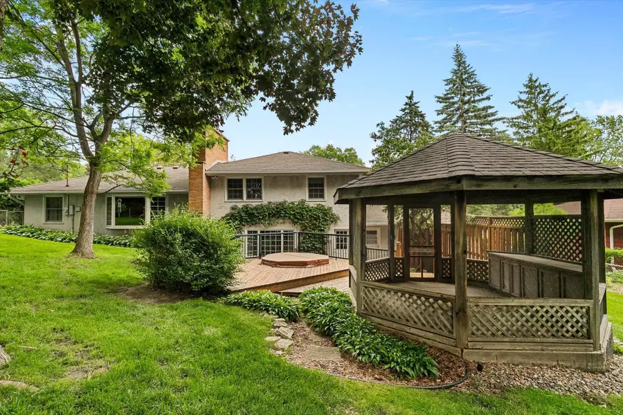 3081 Chatsworth Street N, Roseville, MN 55113 - #3