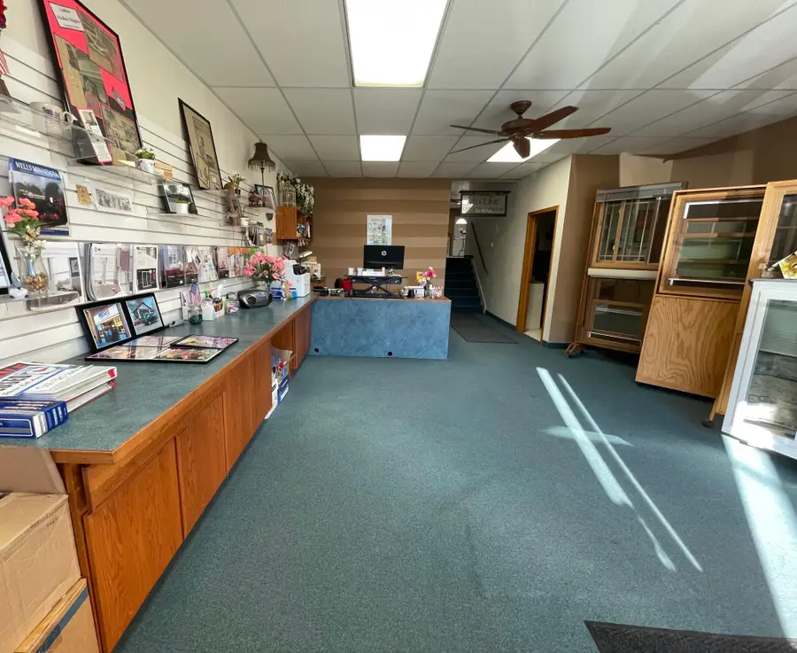 136 S Broadway, Wells, MN 56097 - #3