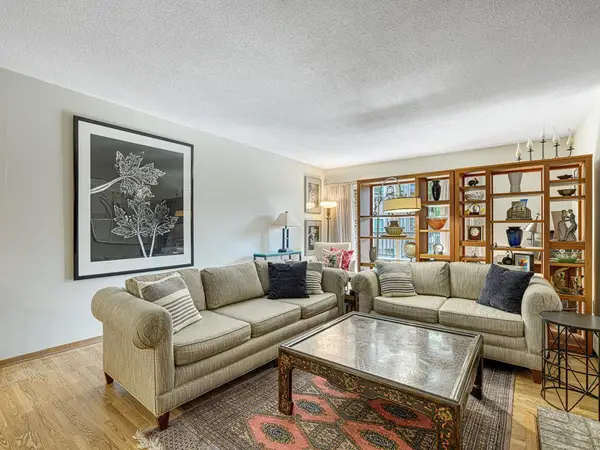 2220 Midland Grove Road #202, Roseville, MN 55113