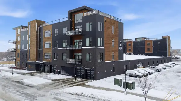 200 4th Avenue N #201, Fargo, ND 58102