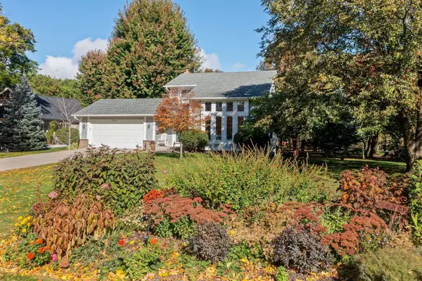 1293 Castle Court, Golden Valley, MN 55427