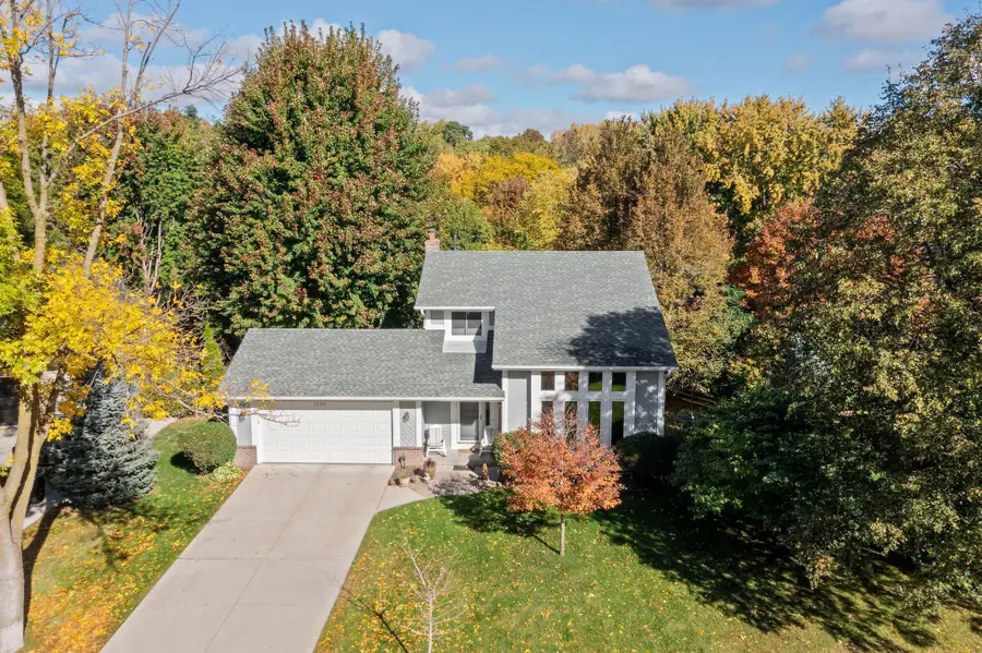 1293 Castle Court, Golden Valley, MN 55427 - #2