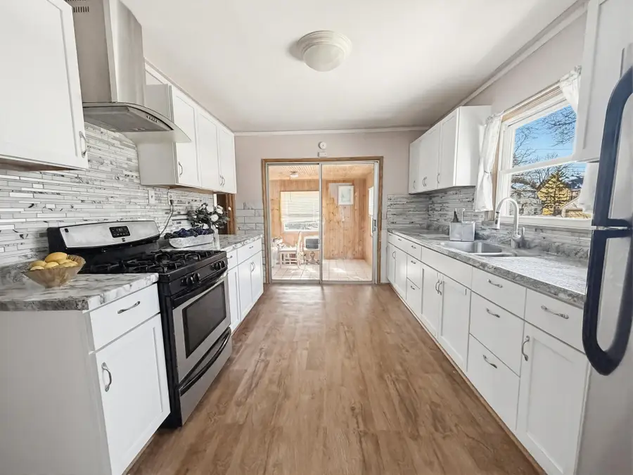 742 Nebraska Avenue E, Saint Paul, MN 55106 - #3